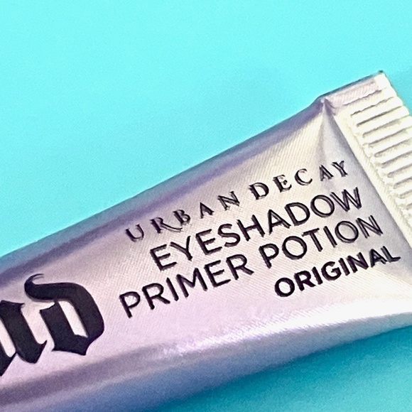 🎀 $6 - Urban Decay Eyeshadow Primer Potion Original Travel Sz 2ml/.06oz - Picture 3 of 8